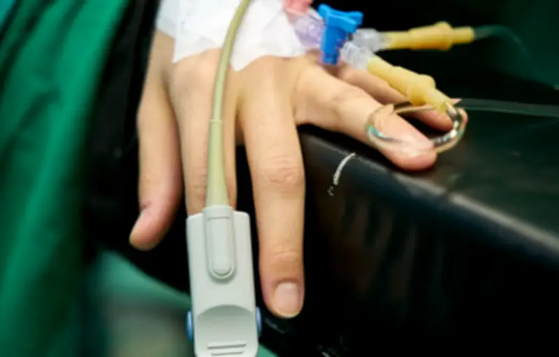 Erreur médicale fatale à Londres : une quinquagénaire décède d'une overdose de paracétamol