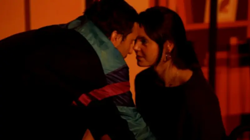 « Et si c’était elle » : une pièce poignante sur la rencontre et le handicap à La Salicorne