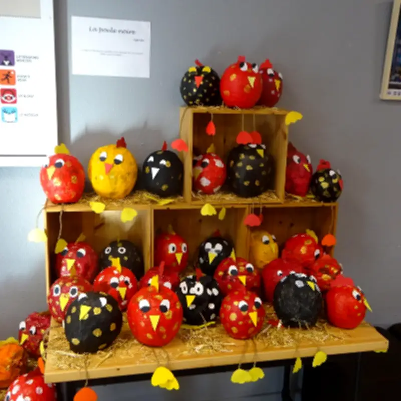 Exposition 'Contes et légendes' à la médiathèque Jean-Degoul : des œuvres d'enfants