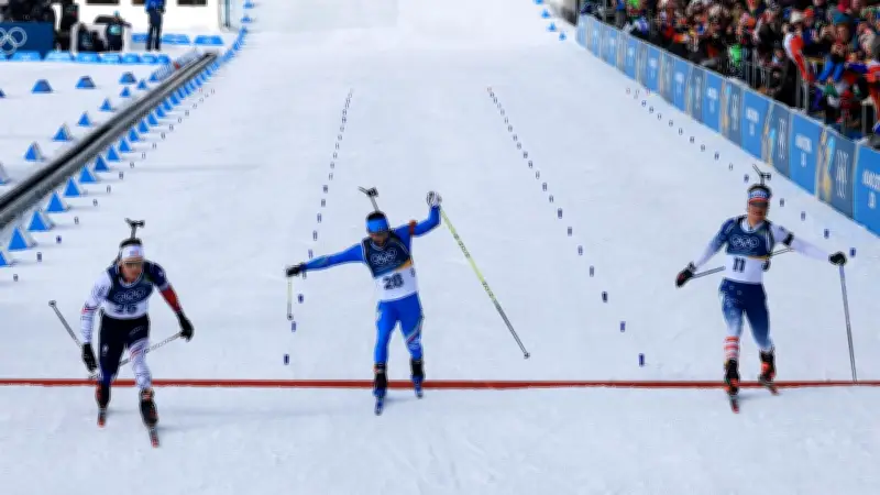Fabien Claude remporte le sprint humoristique des derniers en mass-start aux JO