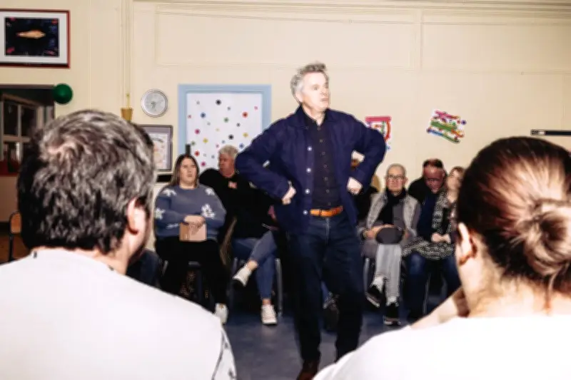 Fabien Roussel face à un double défi électoral à Saint-Amand-les-Eaux en 2026