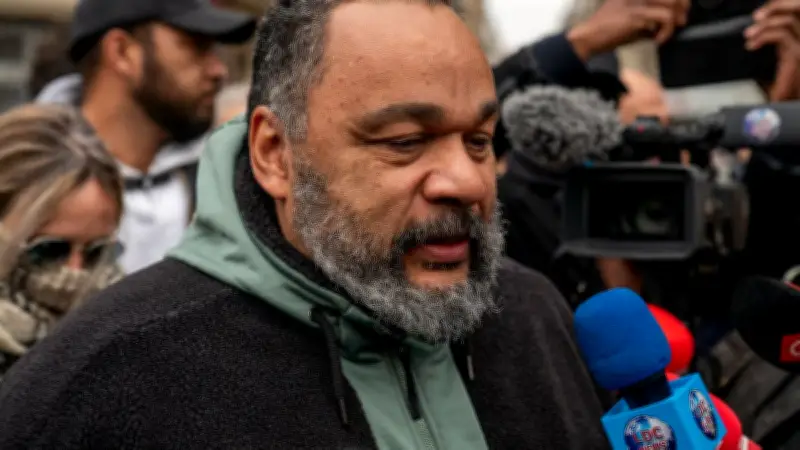 Feuilla : la maire piégée, une salle municipale détournée pour un spectacle de Dieudonné