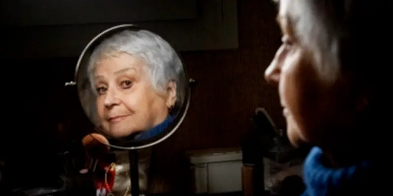 Fin de vie : les seniors entre espoir et inquiétude face à la future loi sur l'aide à mourir