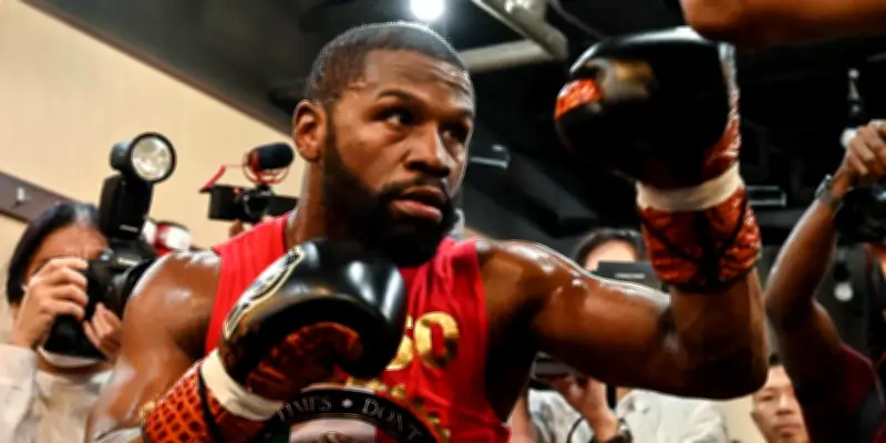 Floyd Mayweather annonce son retour professionnel à 49 ans, après Mike Tyson