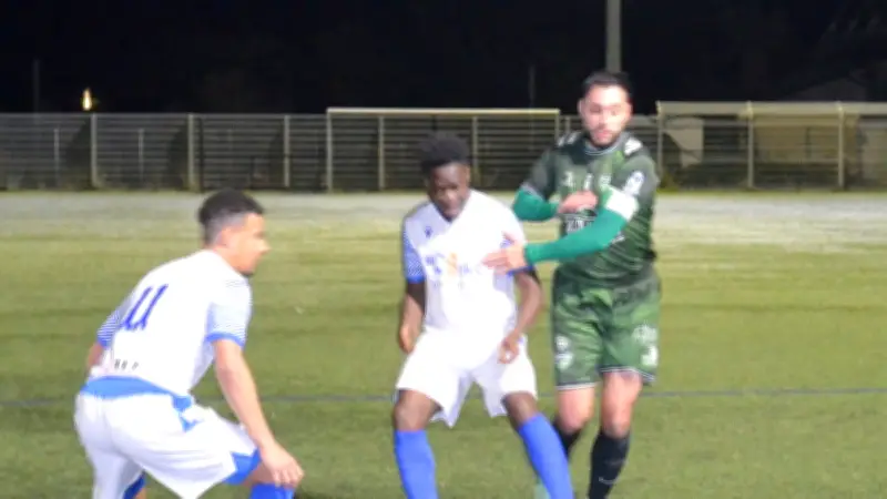 Football amateur : Palavas maintient sa place en tête malgré un match nul à domicile