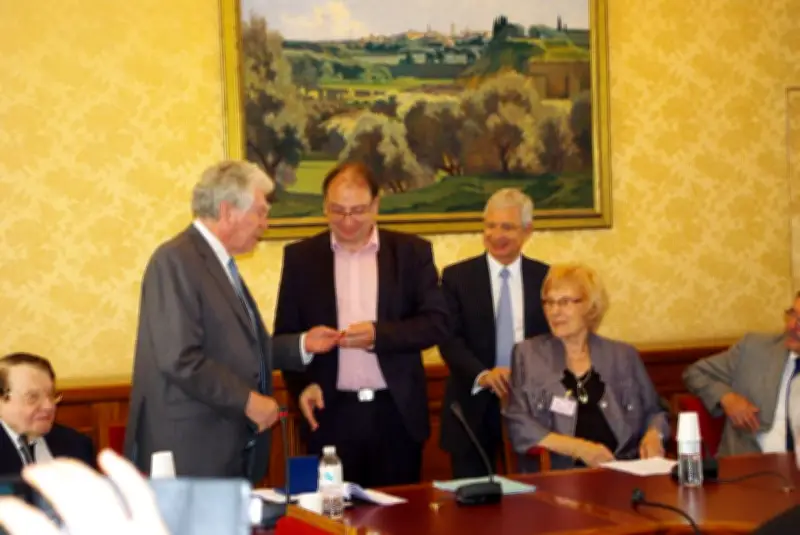 Franche-Comté : une médaille d'or universitaire sous le feu des soupçons