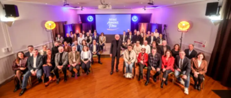 François Bayrou présente sa liste renouvelée pour les municipales à Pau