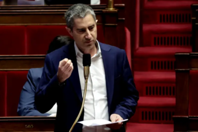 François Ruffin propose un salaire présidentiel au smic, un débat sur l'exemplarité politique