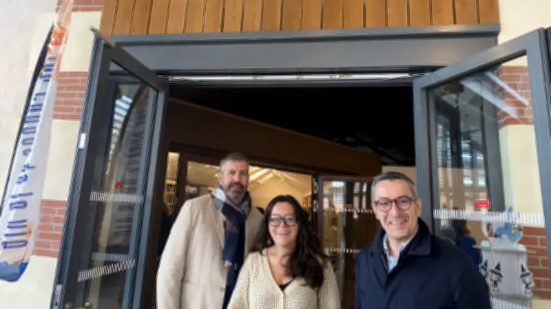 Frontignan célèbre l'ouverture de la librairie Les choses de la vie aux Chais du Canal
