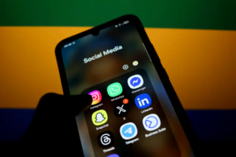 Gabon : suspension générale des réseaux sociaux pour « cohésion sociale »