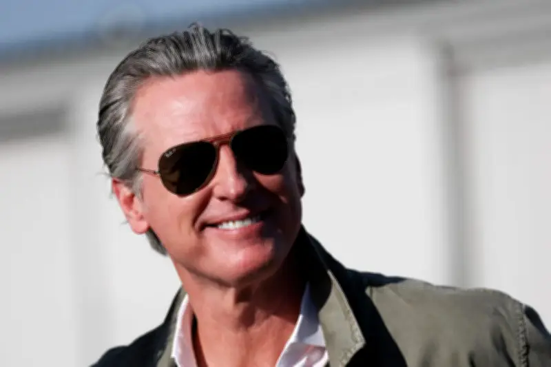 Gavin Newsom publie ses mémoires, une étape stratégique vers la présidentielle 2028