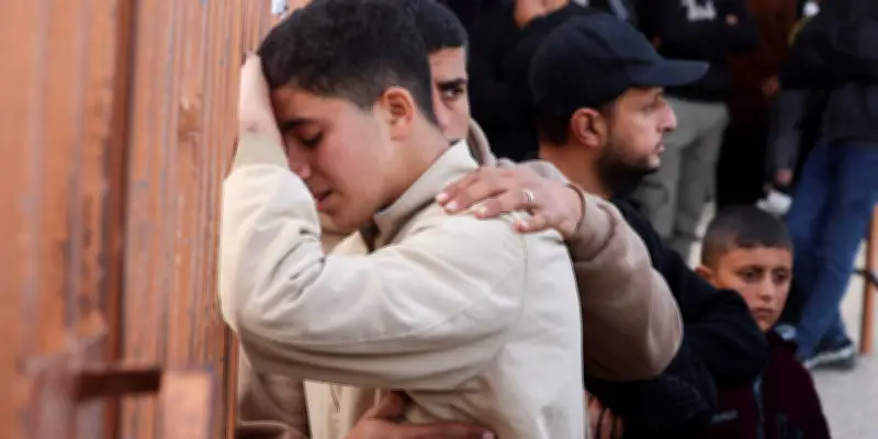 Gaza : onze morts dans des frappes israéliennes malgré le cessez-le-feu