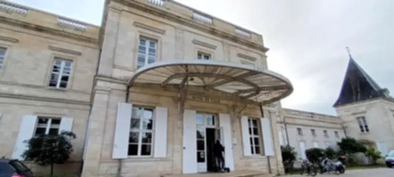 Gradignan : le duel municipal 2026 entre le maire sortant et l'écologiste Émilie Sarrazin