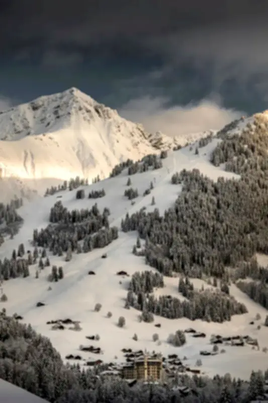 Gstaad, l'élégance discrète des Alpes entre luxe, art et tradition alpine