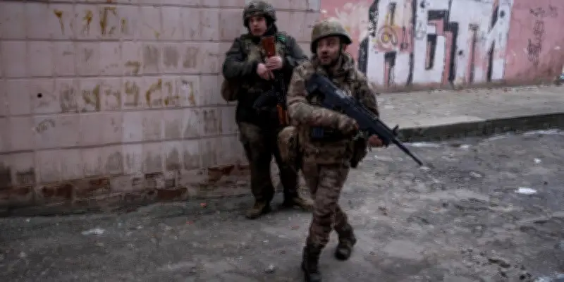 Guerre en Ukraine : frappes russes massives et tensions diplomatiques s'intensifient