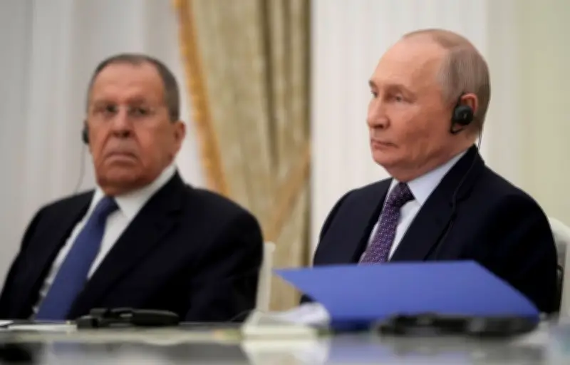 Guerre en Ukraine : Lavrov affirme l'absence d'échéance, bombardements massifs et tensions diplomatiques