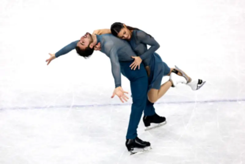 Guillaume Cizeron et Laurence Fournier Beaudry sacrés champions olympiques en danse sur glace