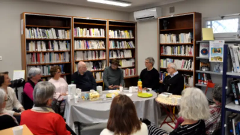 Guy Martinez, conteur passionné, captive son public à la bibliothèque de Mons