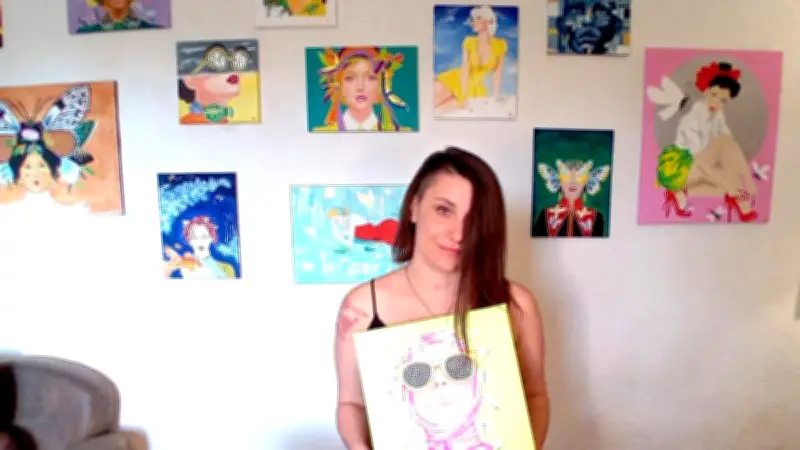 Gwen Thiebault expose 'Femmes en éclats' à la médiathèque de Lespignan