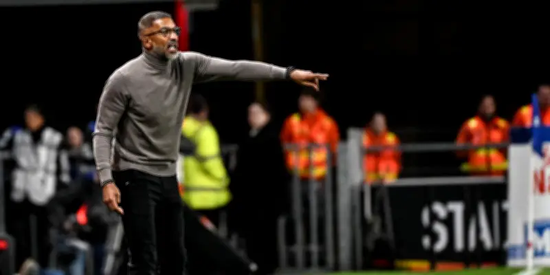 Habib Beye nommé entraîneur de l'OM, une mission périlleuse pour l'ancien capitaine