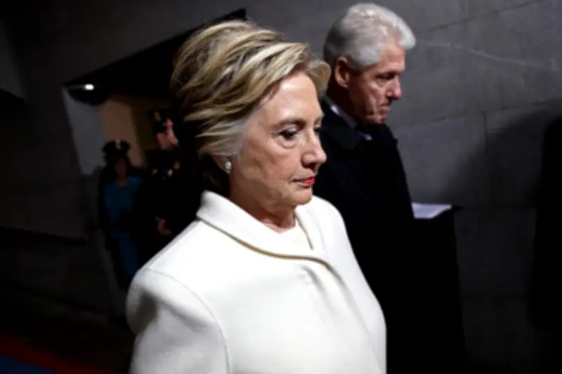 Hillary Clinton contre-attaque avant son audition sur Epstein et exige le témoignage de Trump