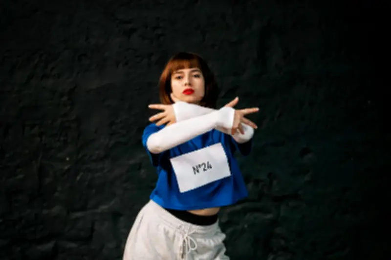 Hina Scholler, 22 ans, réalise un court-métrage engagé sur la beauté féminine