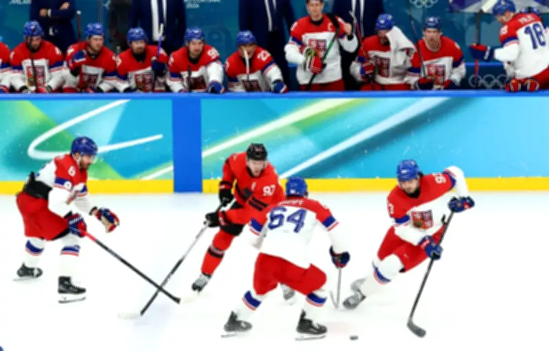 Hockey aux JO 2026 : un scandale d'arbitrage éclate lors du Canada-Tchéquie