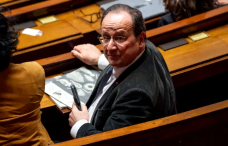 Hollande critique Mélenchon sur l'affaire Deranque et prédit sa fin politique