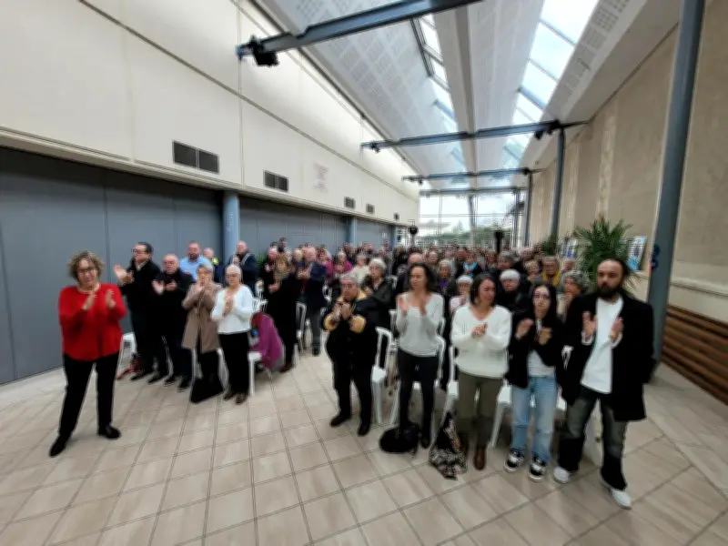 Hommage à Monique Castet, conseillère municipale décédée en réunion publique