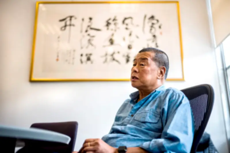 Hongkong : Jimmy Lai condamné à 20 ans, un message clair de Pékin contre la dissidence