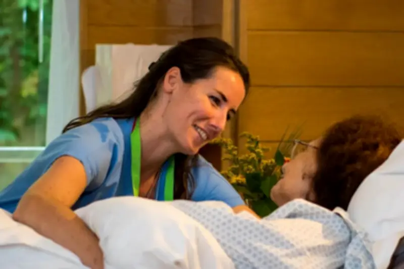 Hypnose et méditation : un podcast décrypte la douleur chronique pour mieux apaiser