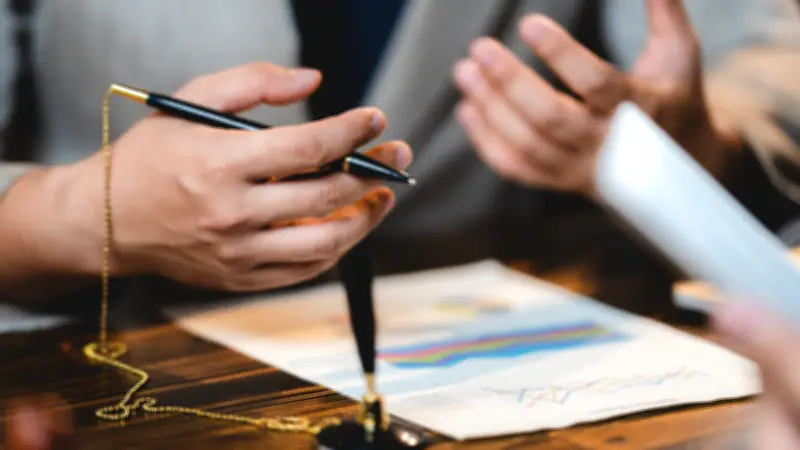 Il renonce à l'héritage par peur des dettes, sa sœur hérite seule de 800 000 euros