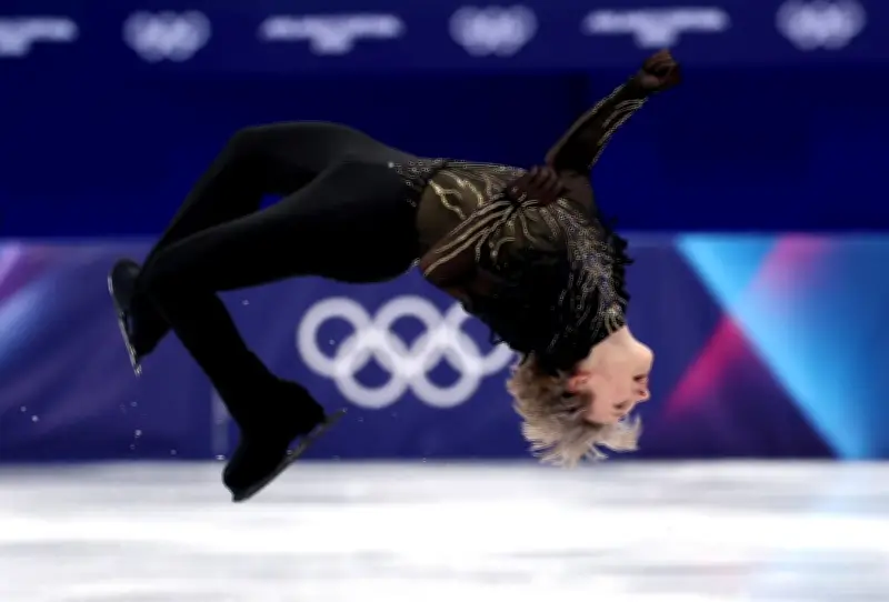 Ilia Malinin, le prodige américain du patinage artistique, vise l'or olympique en 2026