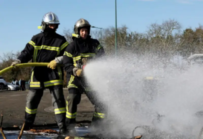 Incendie d'un garage à Poyartin : les pompiers sauvent des bâtiments voisins et des oiseaux exotiques