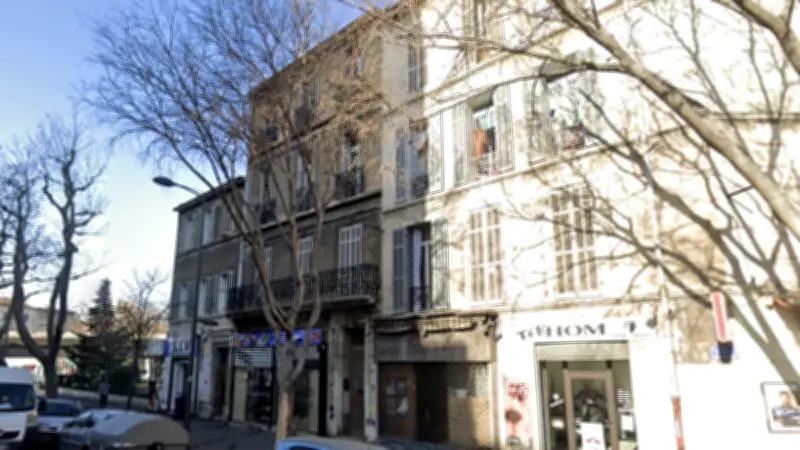 Incendie mortel à Marseille : un scooter en cause, une femme entre la vie et la mort