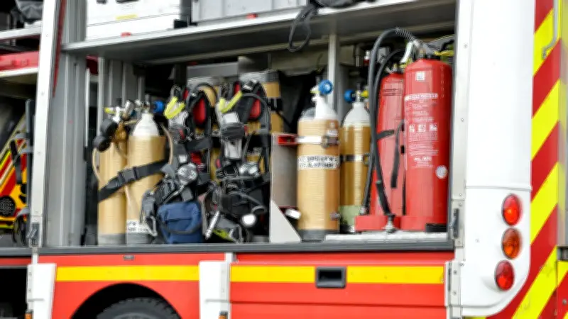Incendie à Villeneuve-lès-Maguelone : un couvreur incommodé par les fumées