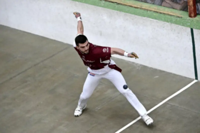 Inchauspe et Larralde s'imposent dans le Trophée Pro/Am de pelote basque