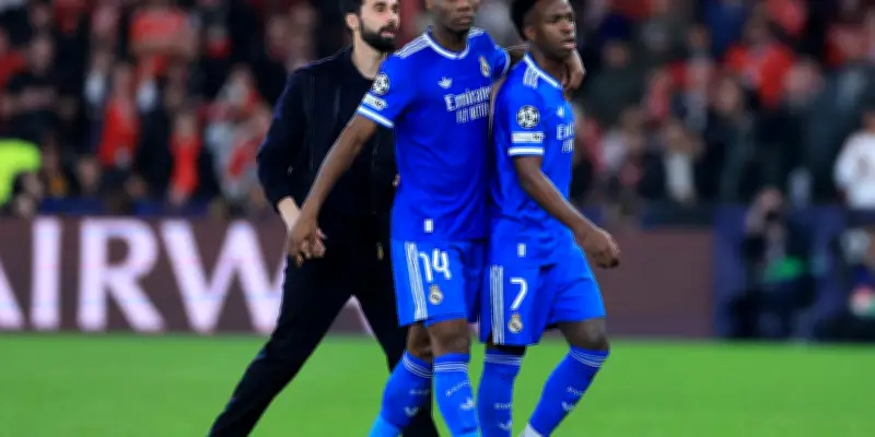 Incident raciste lors de Benfica-Real Madrid : Vinicius visé, protocole UEFA déclenché