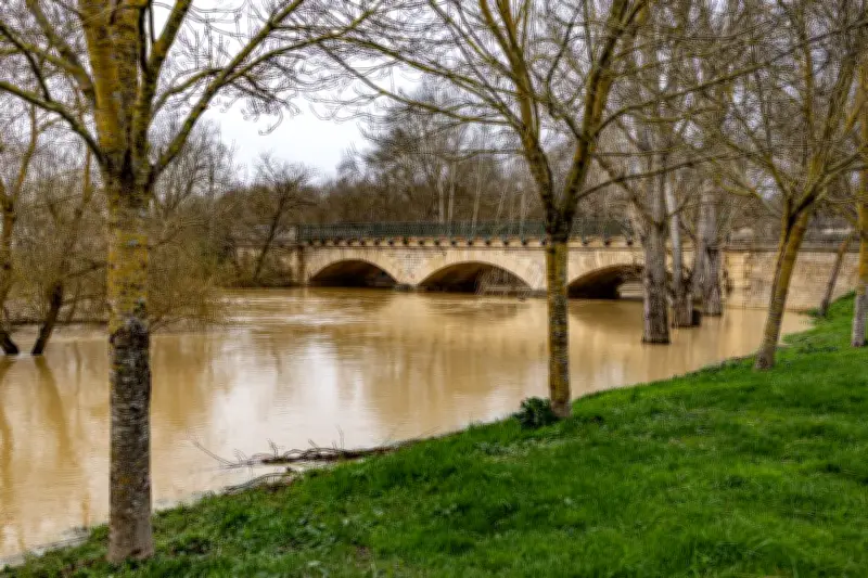 Inondations dans le Sud-Ouest, Sophie Adenot en passe de décoller, hommage à Ilan Halimi : l'actu du vendredi 13 février