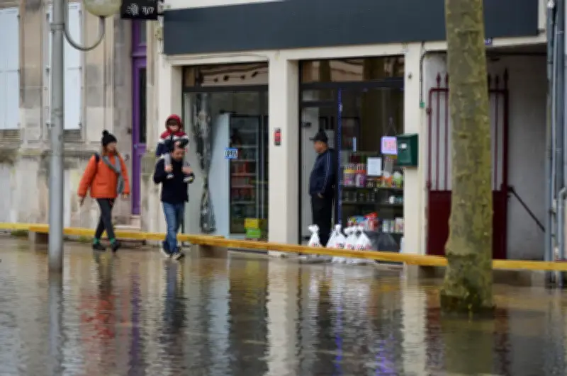 Inondations en Saintonge : l'Agglomération Saintes Grandes Rives organise la rentrée scolaire et soutient les entreprises