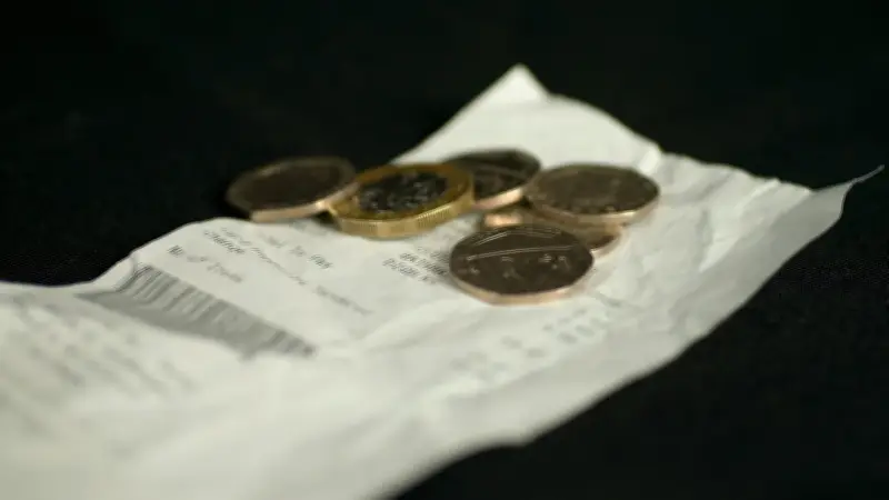 Insulte sur ticket de caisse lors d'une veillée funèbre : un café anglais s'excuse