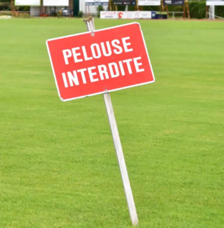 Intempéries en Dordogne : Football et Rugby Reportés, Seules Trois Coupes Sauvées