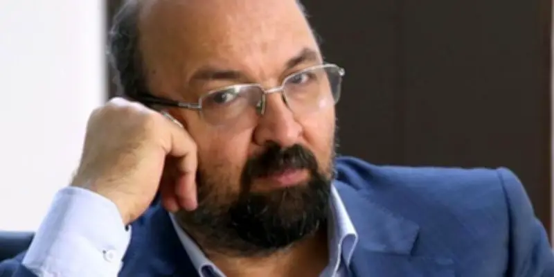 Iran : arrestation de Javad Emam, porte-parole du camp réformateur, par les gardiens de la révolution