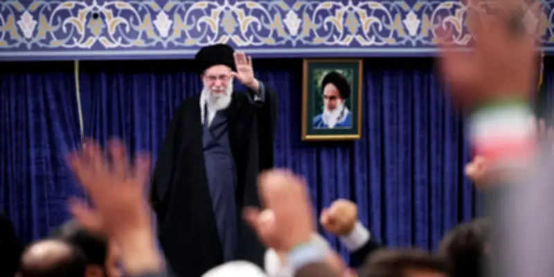 Iran : Khamenei cible potentielle, mais un régime résilient face aux menaces américaines