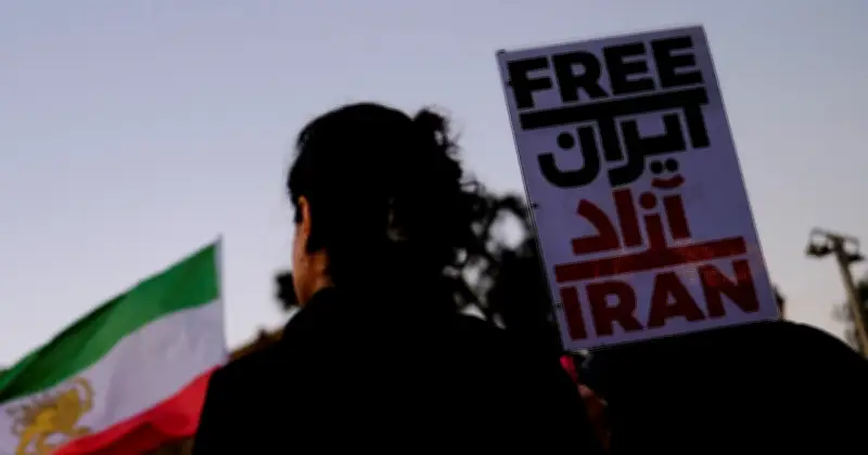 Iran : les étudiants défient le régime lors d'une quatrième journée de manifestations