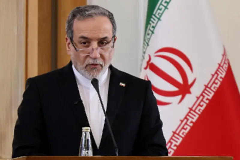Iran-USA : Nouvelles négociations cruciales pour éviter un conflit militaire