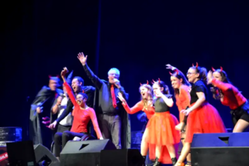 Jall'Handy offre un spectacle inclusif avec Danc'Sing Show pour la fête du Vivre ensemble