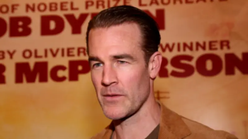 James Van Der Beek, star de la série "Dawson", s'éteint à 48 ans après un cancer