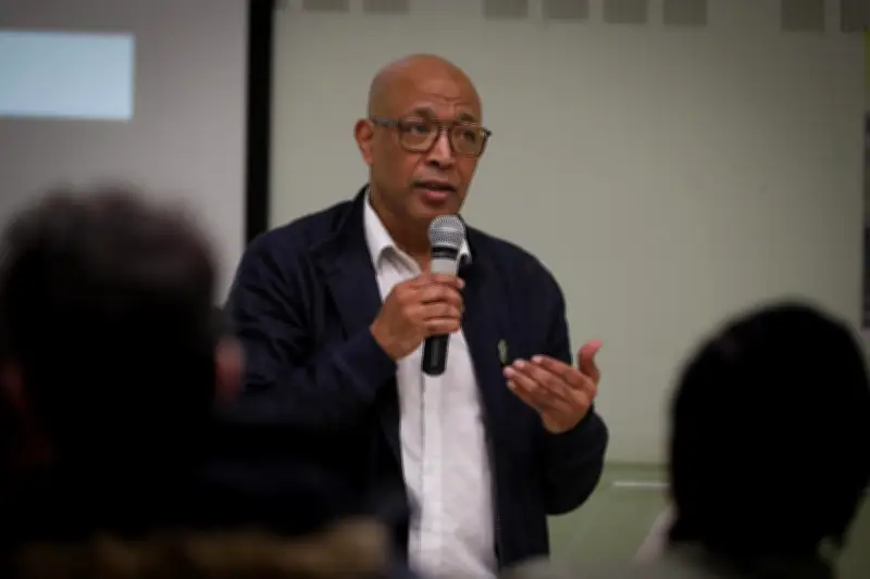 Jaouad El Marbouh lance sa campagne municipale à La Rochelle avec un meeting peu fréquenté