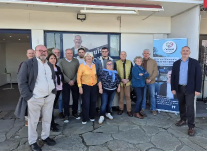 Jean-Louis Poulou présente sa liste "sans étiquette" pour les municipales à Ciboure